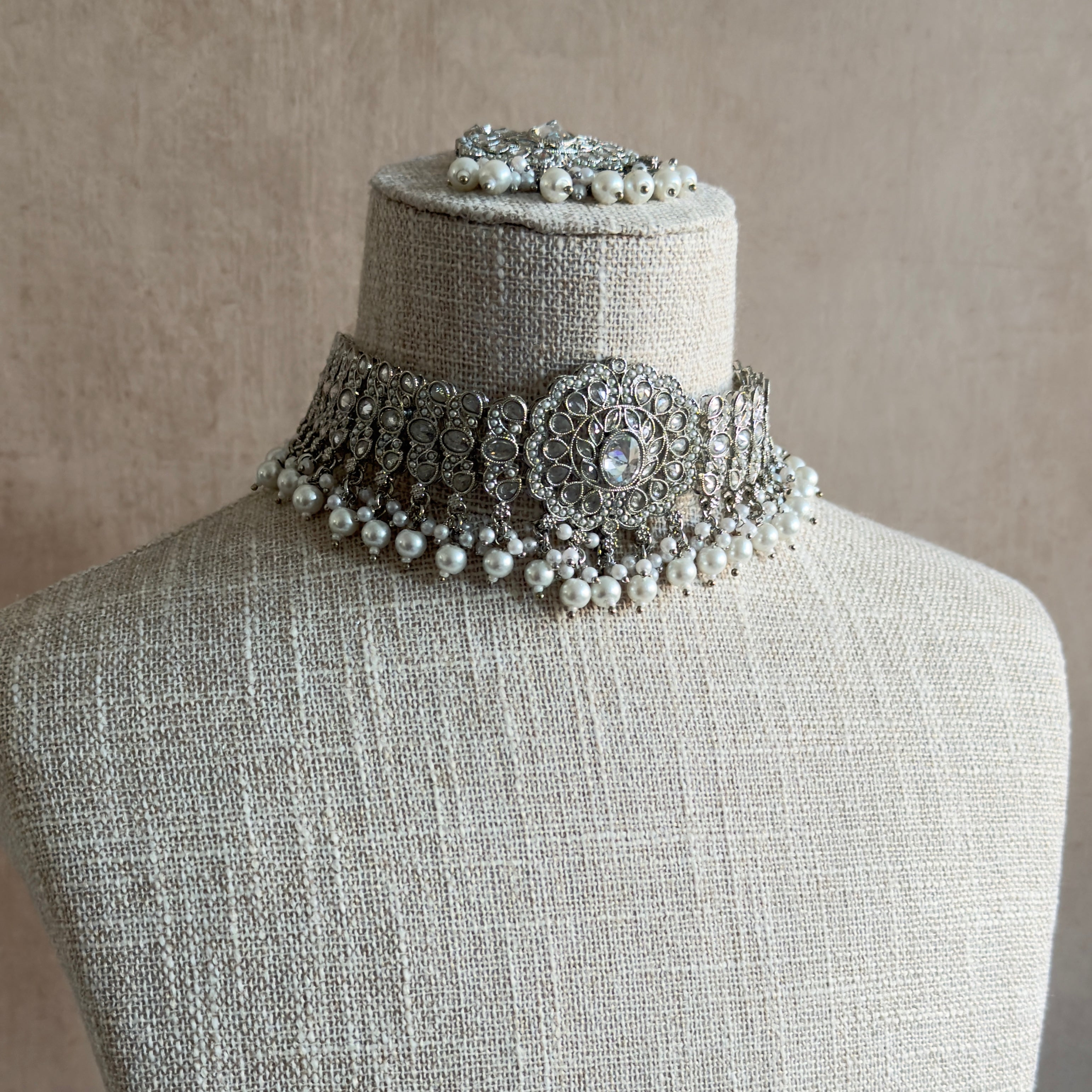 Zareefa Silver Choker Set - Ahseya & Co