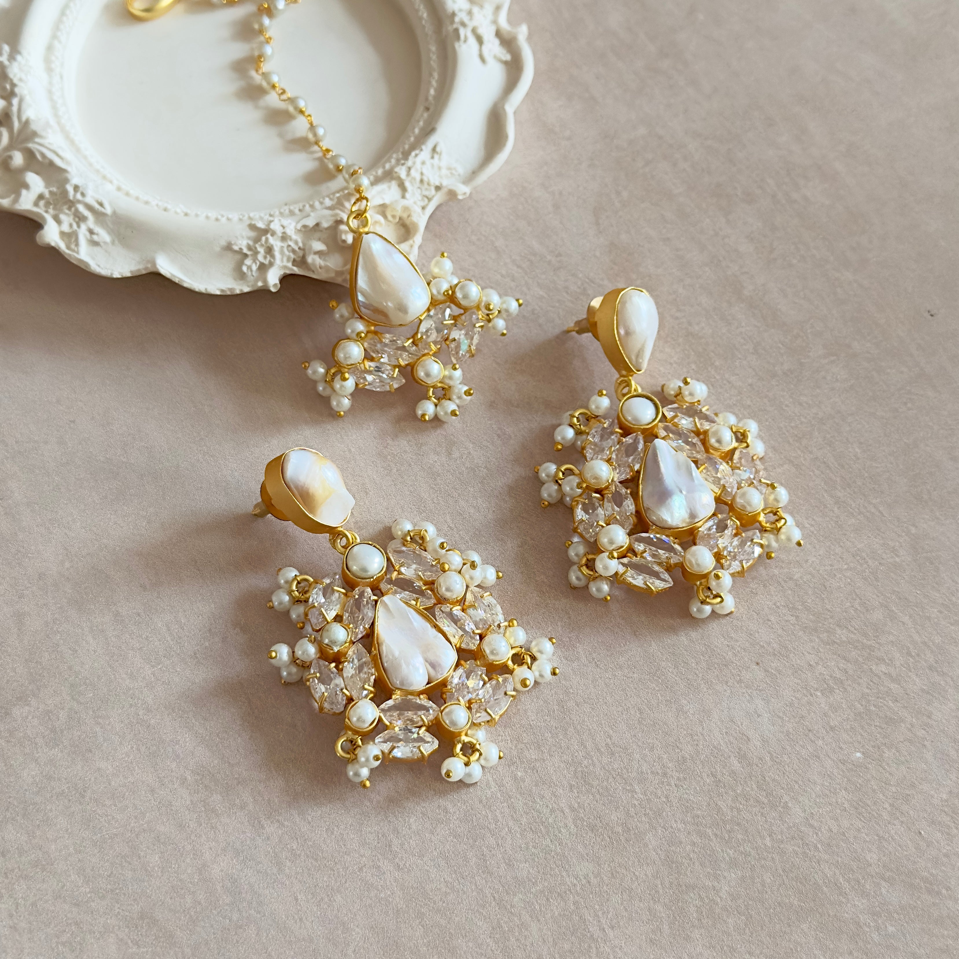 Imaanah Pearl Crystal Tikka Set - Ahseya & Co