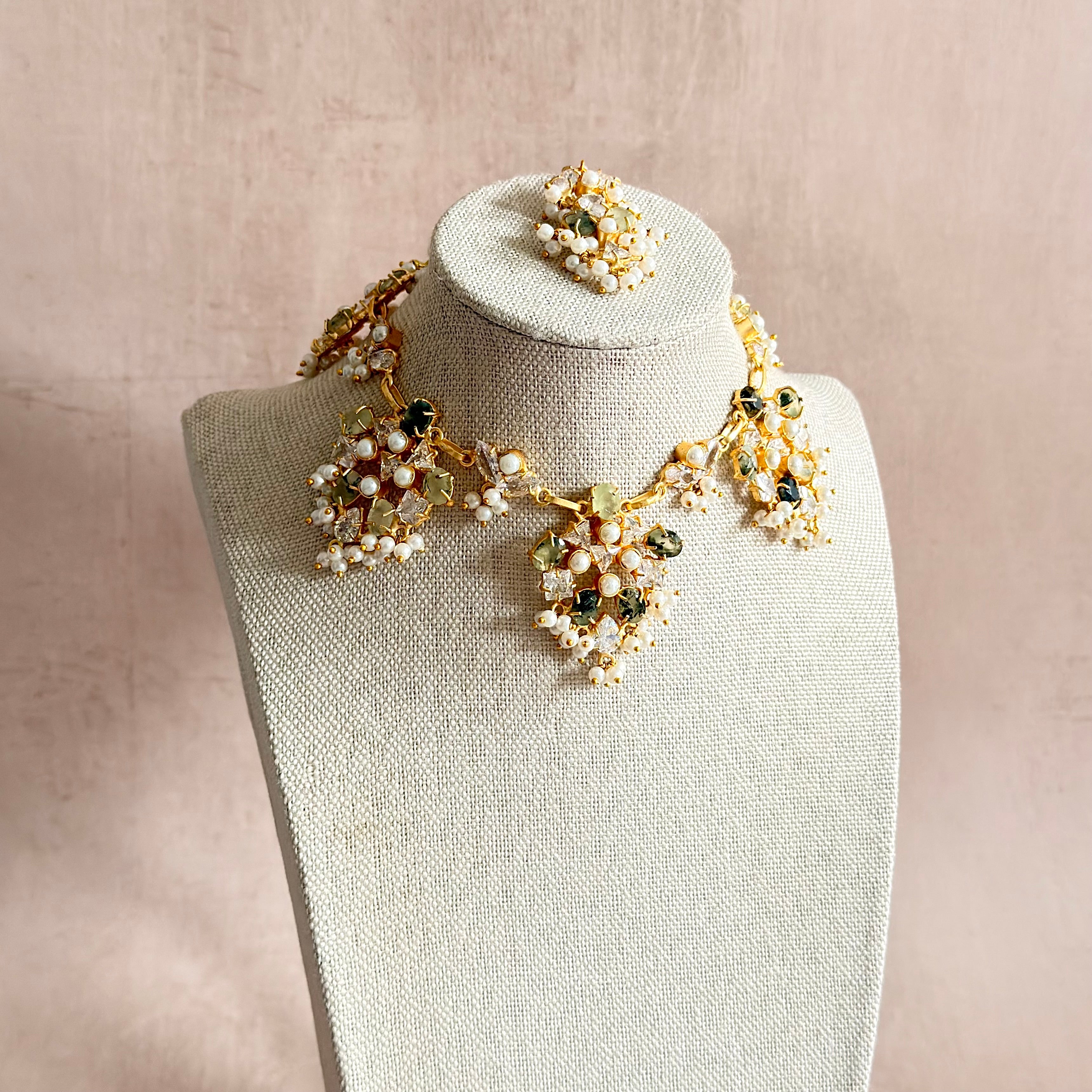 Wafaa Olive Crystal Necklace Set - Ahseya & Co